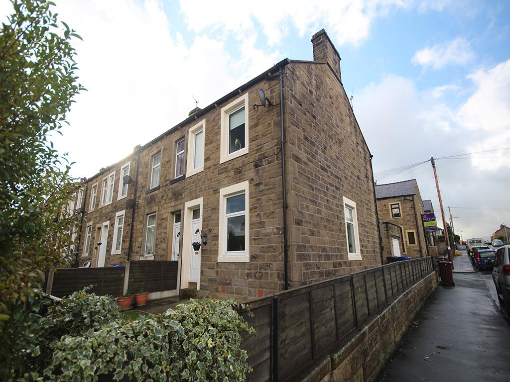 3 bedroom end terrace house To Let in Barnoldswick - Main Image